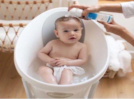 Βήμα Βήμα το μπάνιο του μωρού! Κάθε πότε μπάνιο μωρού, και πως κρατάμε το μωρό στο μπάνιο!